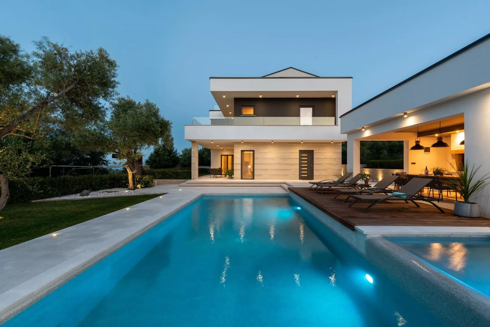 Luxurious Villa Laurea-Zwembad