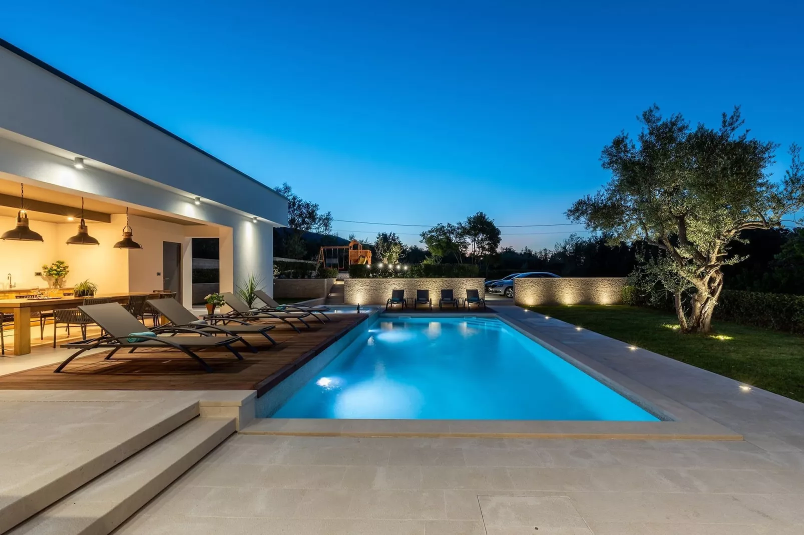Luxurious Villa Laurea-Zwembad