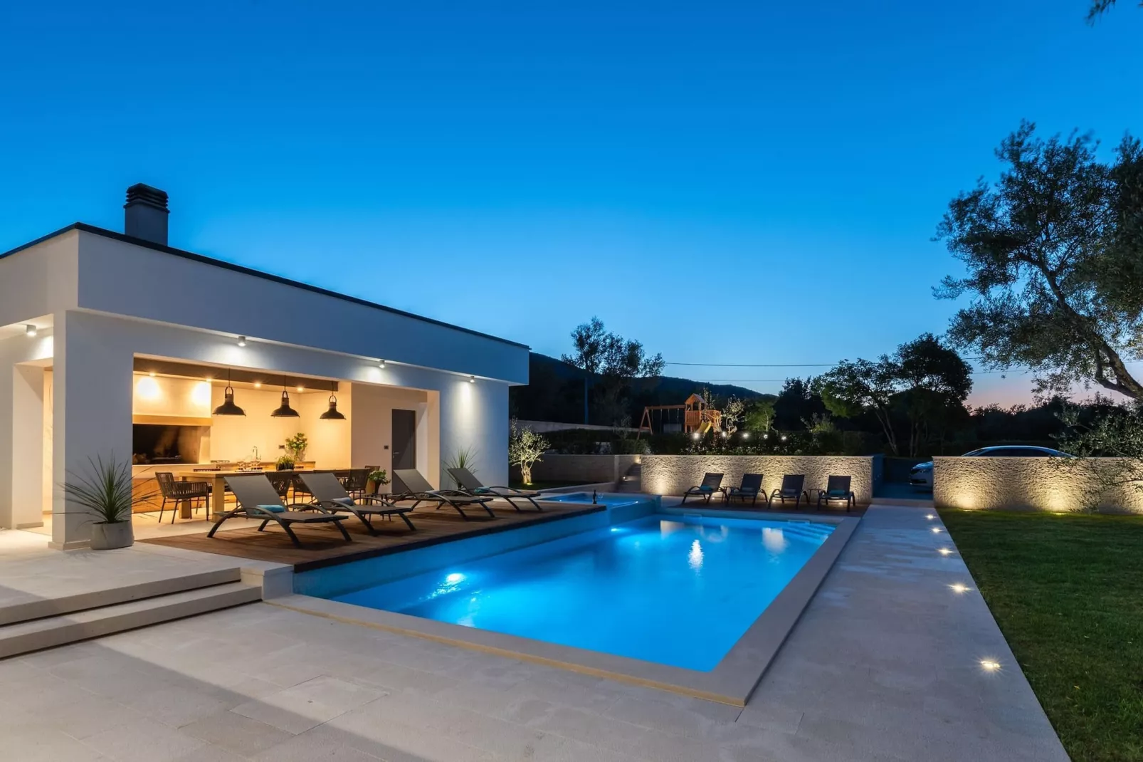 Luxurious Villa Laurea-Zwembad