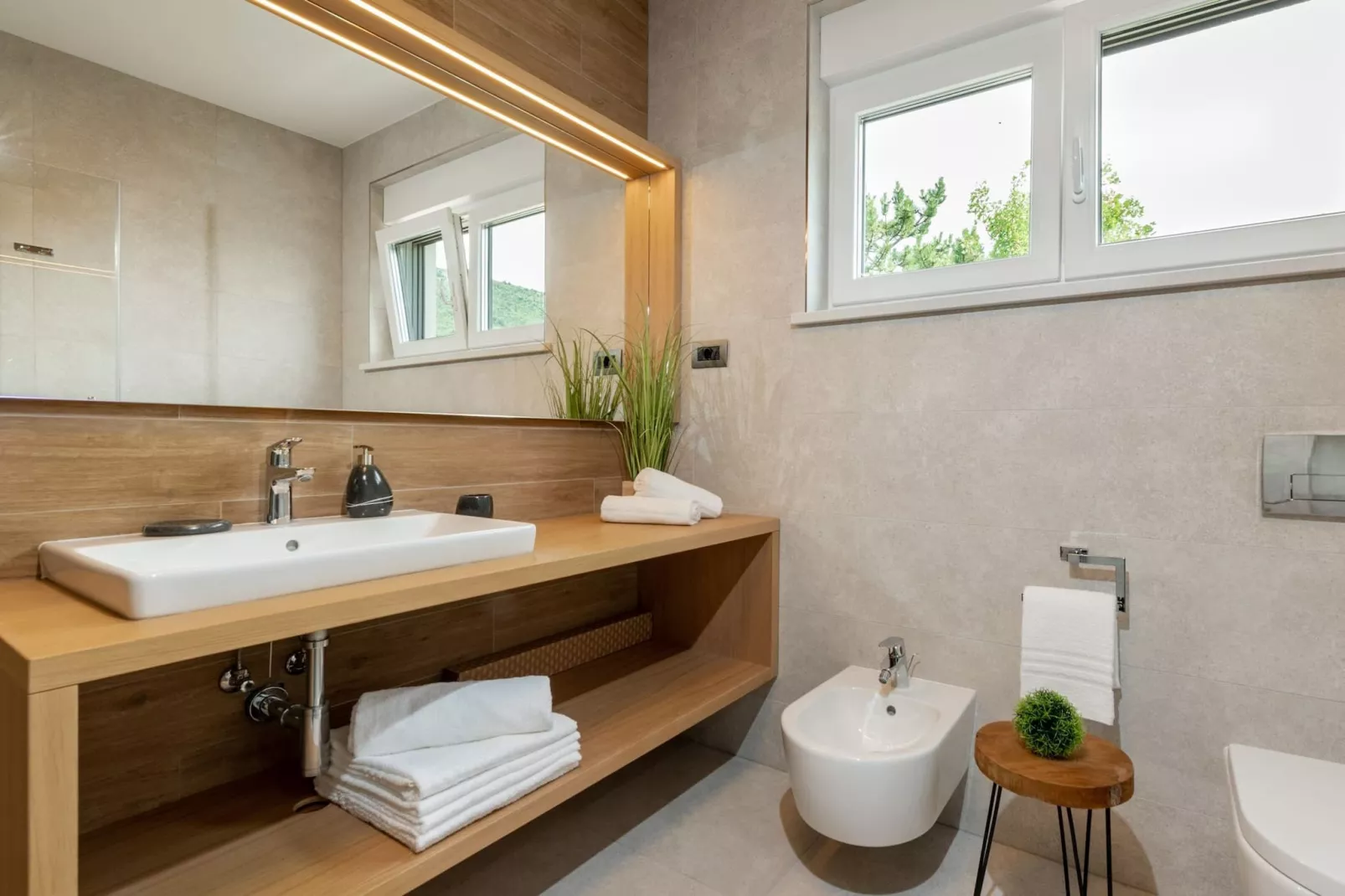Luxurious Villa Laurea-Badkamer