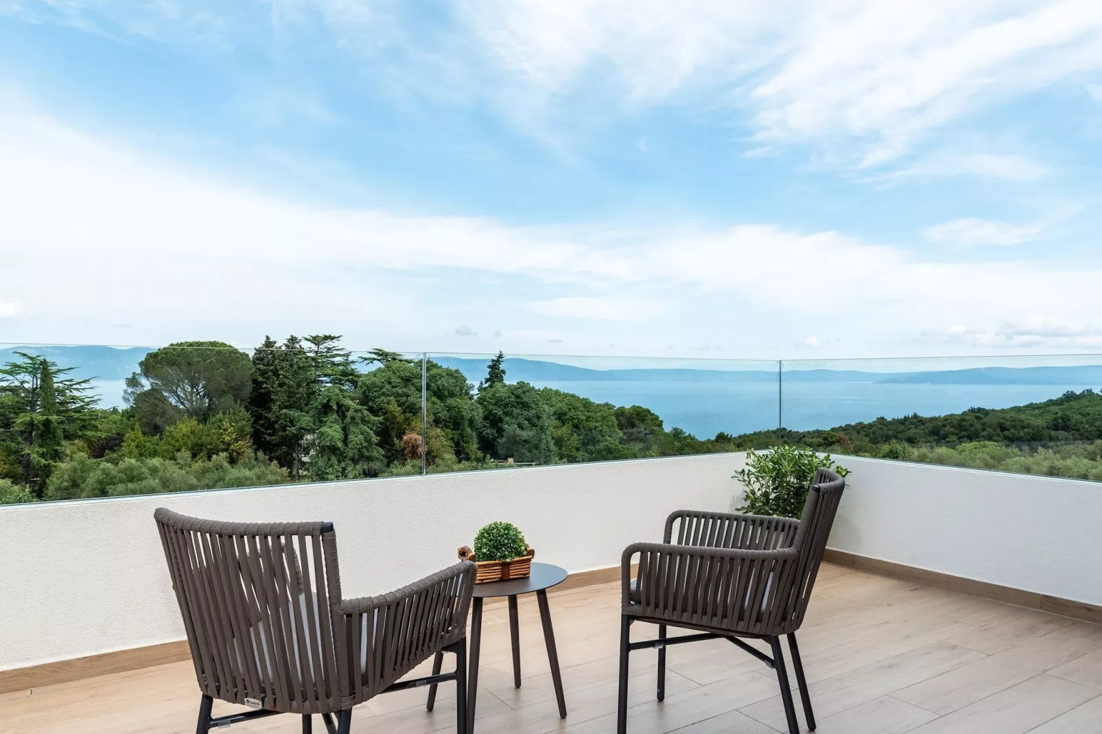 Luxurious Villa Laurea-Terrasbalkon