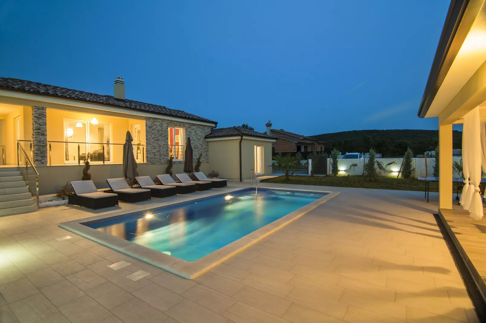 Villa Land with Private Pool-Zwembad