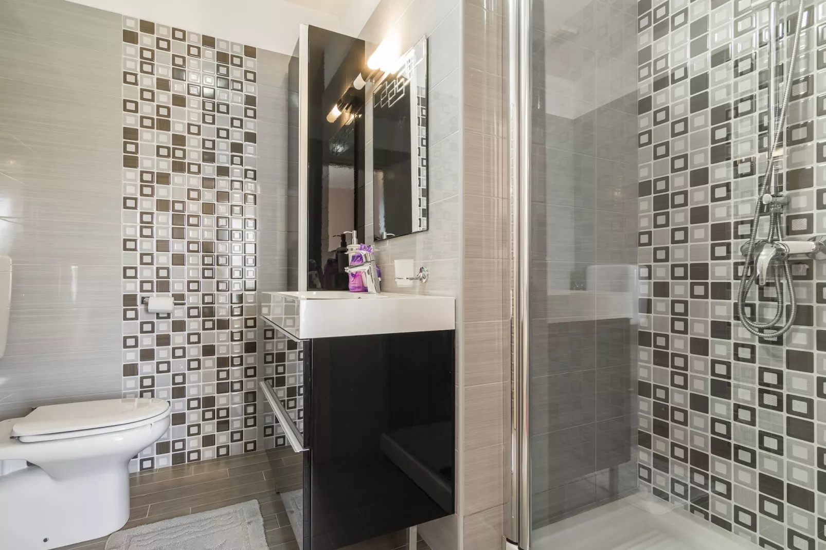 Villa Land with Private Pool-Badkamer