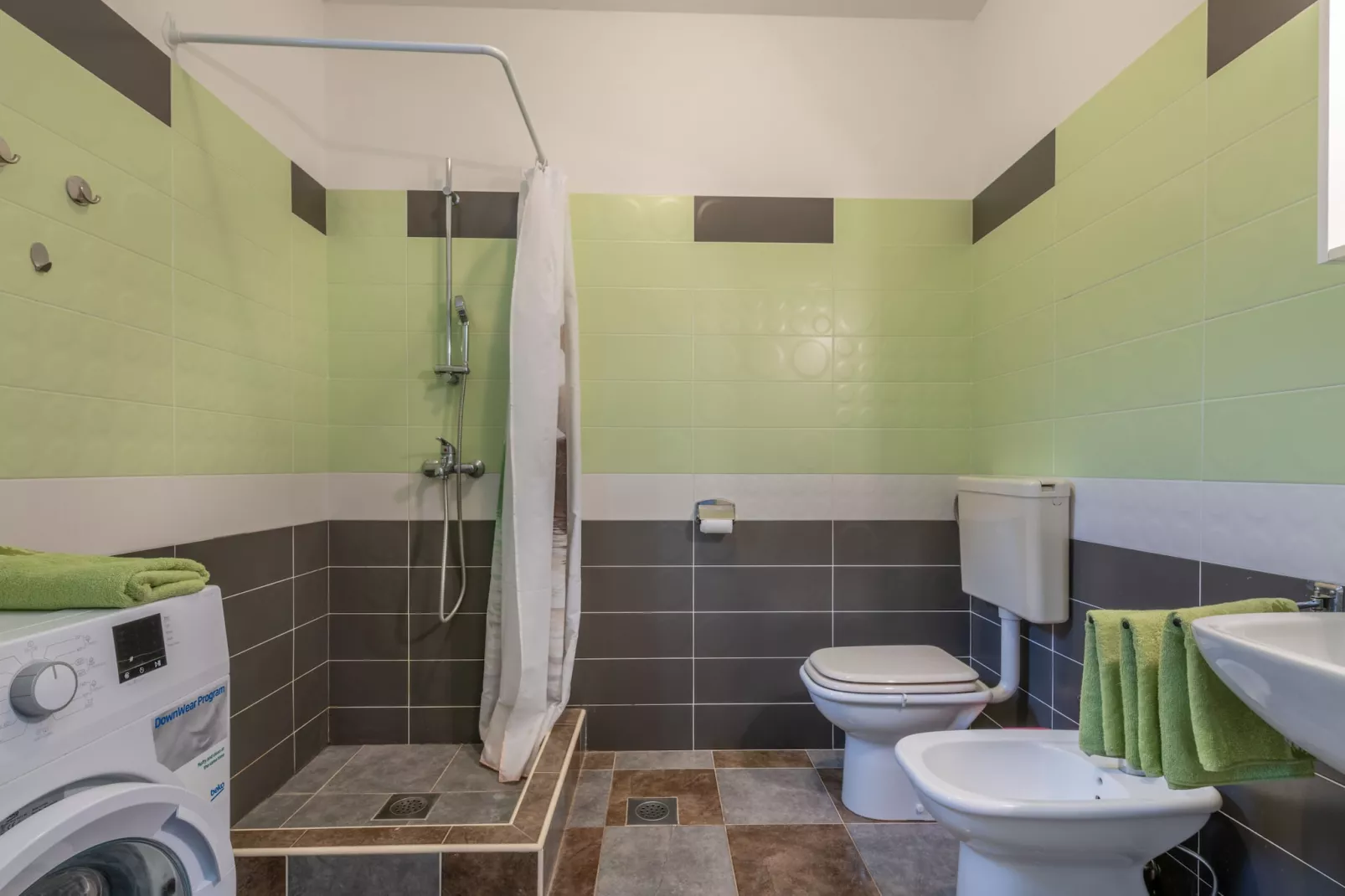Apartments Indira - Tara - One Bedroom Apartment-Badkamer