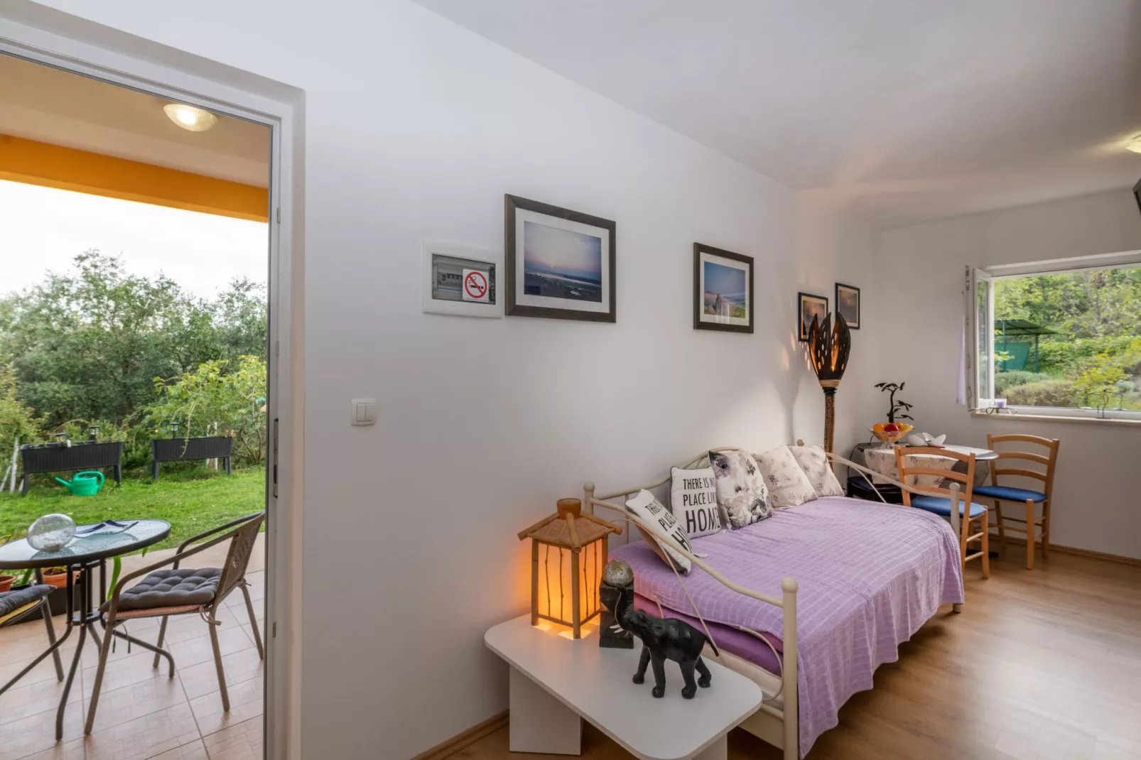 Apartments Indira - Bali - One Bedroom Apartment-Woonkamer
