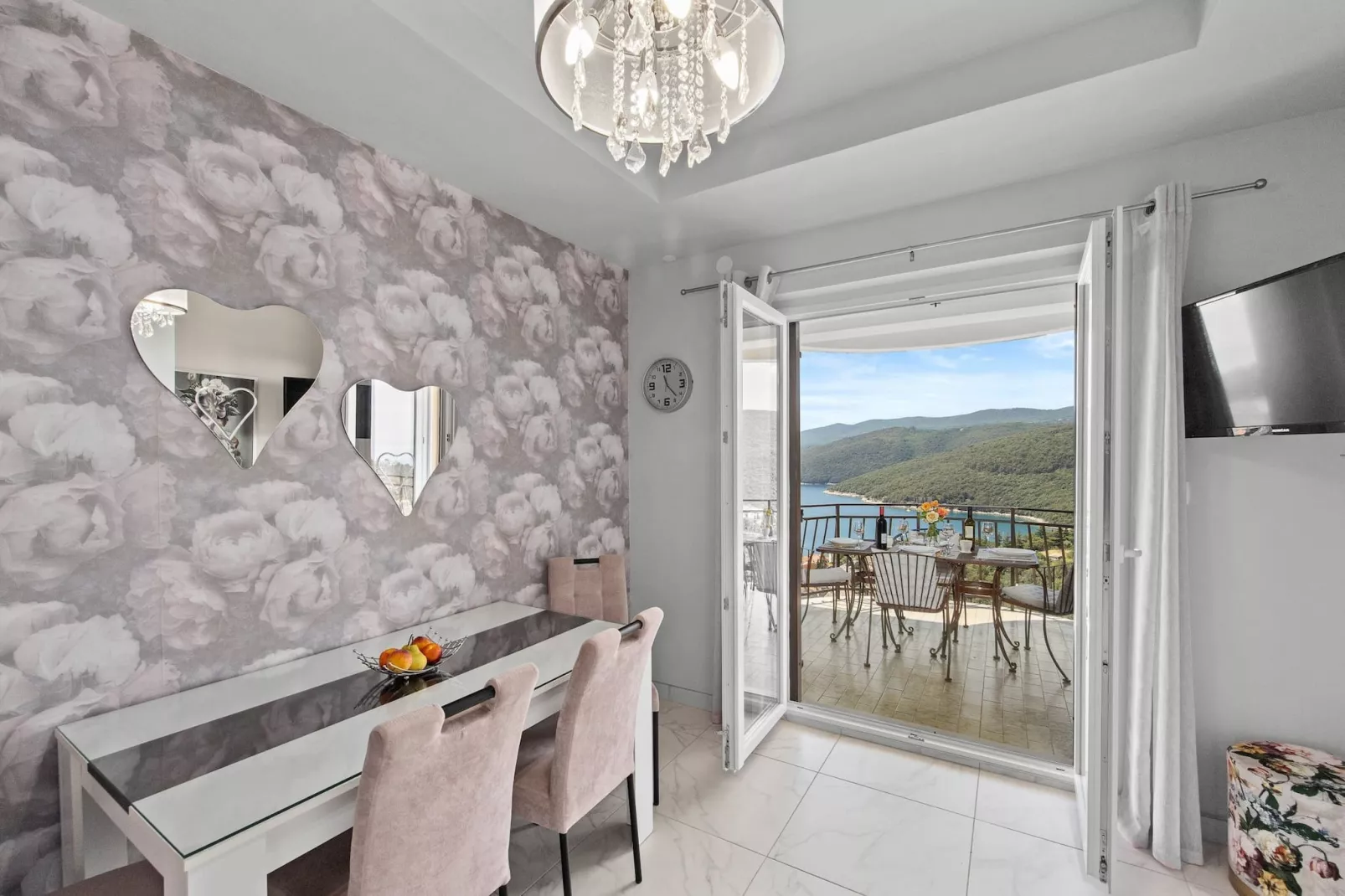 Lady M Gold - Balcony and Sea View-Keuken