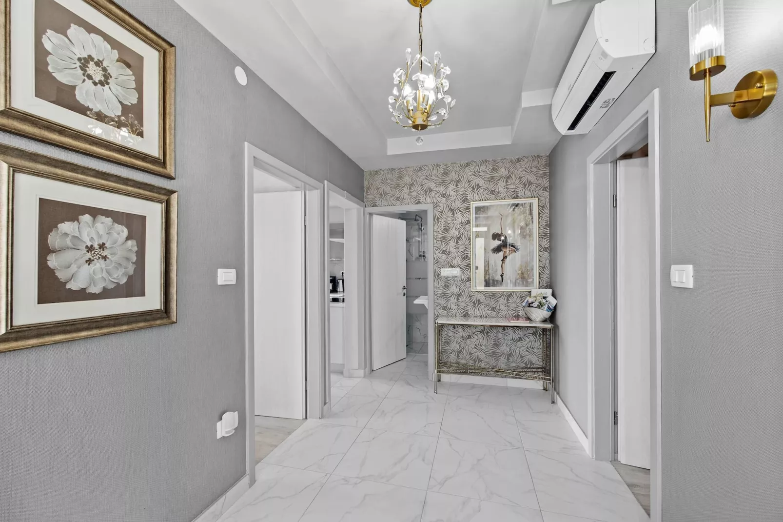 Lady M Gold - Balcony and Sea View-Overloop