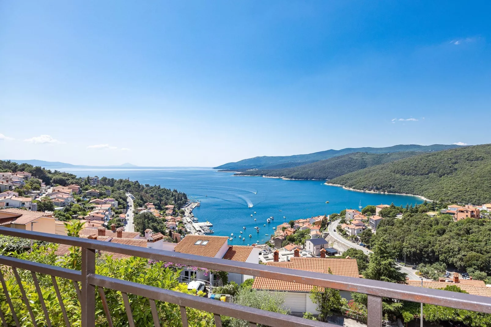 Lady M Gold - Balcony and Sea View-Uitzicht zomer