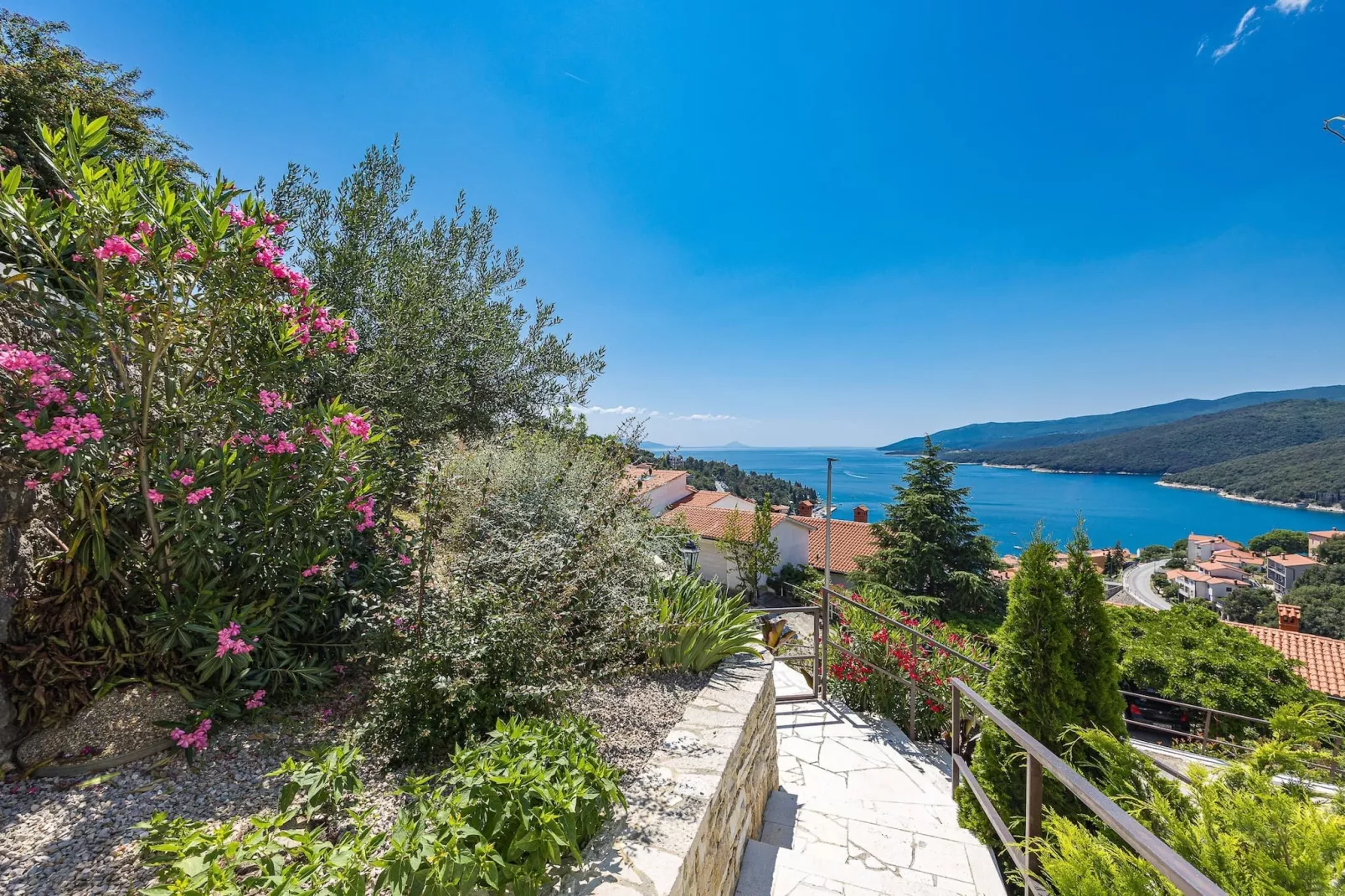 Lady M Gold - Balcony and Sea View-Buitenlucht