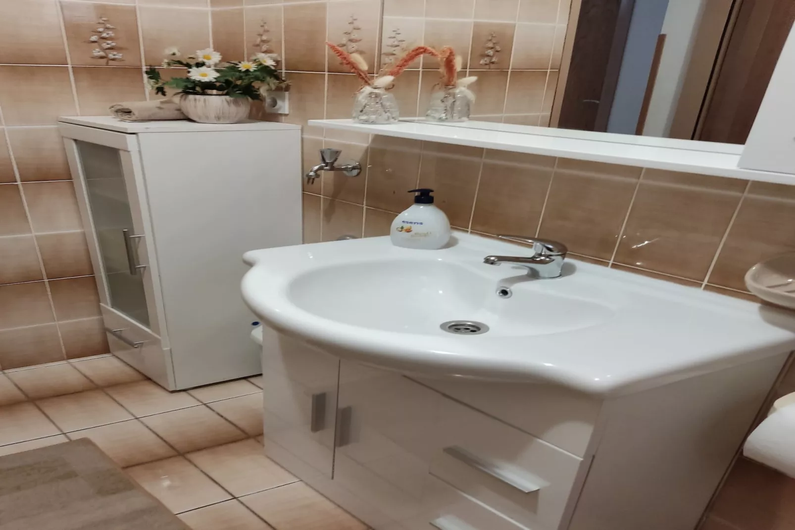Apartment Neda with Wonderful Sea View-Badkamer