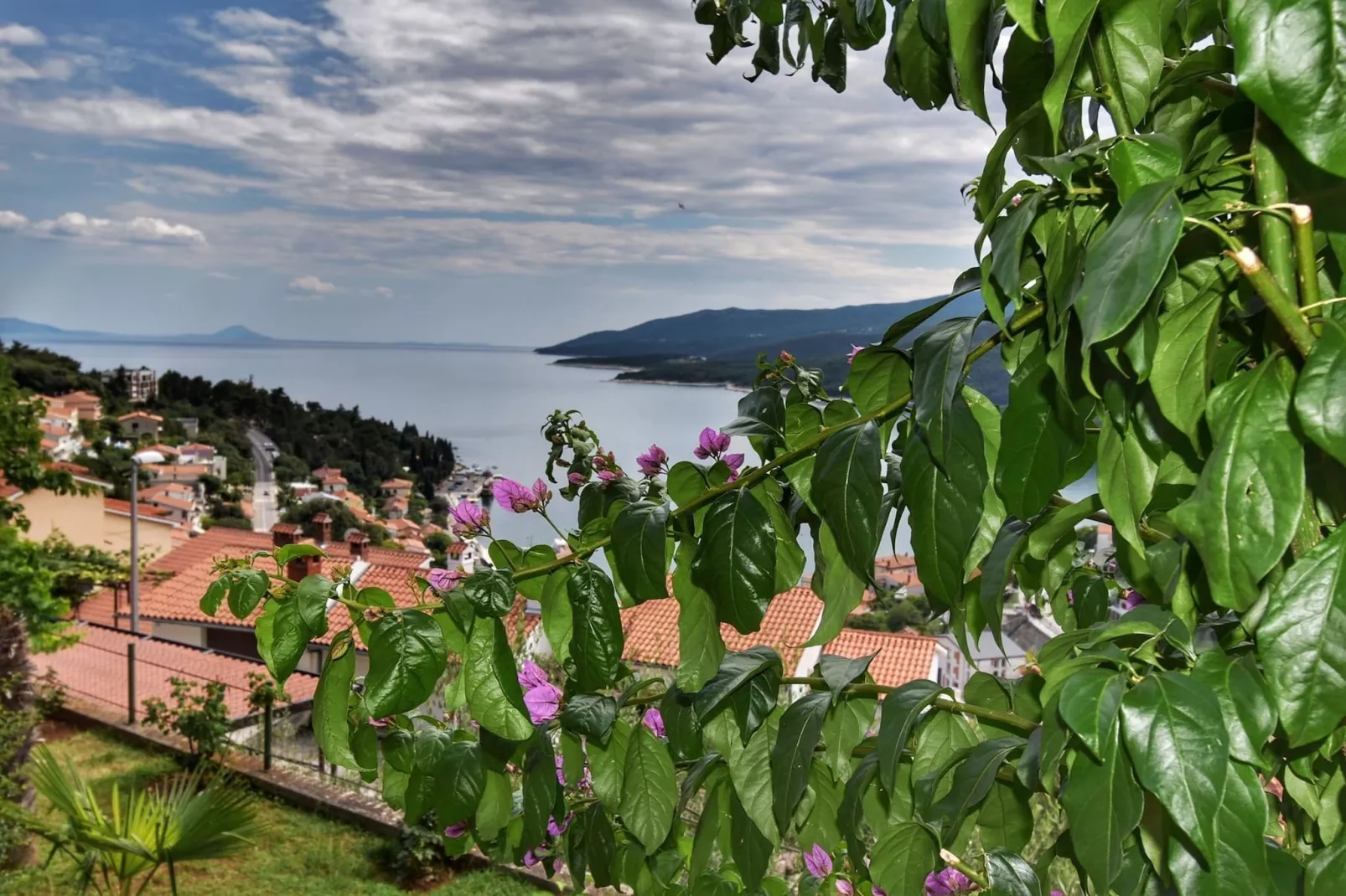Apartment Neda with Wonderful Sea View-Terrasbalkon