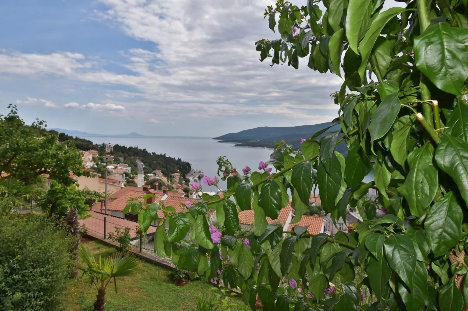 Apartment Neda with Wonderful Sea View-Buitenlucht