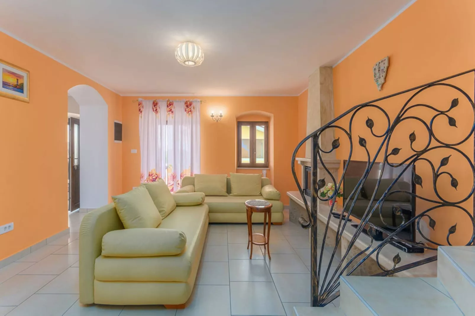 Santa Lucia - Villa with Private Pool & Sea View-Woonkamer