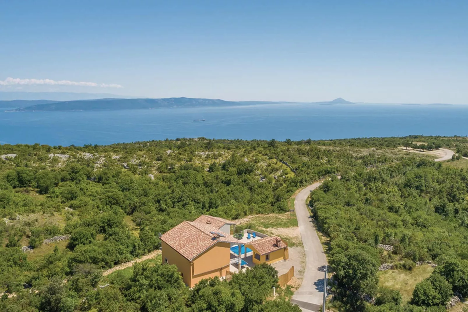 Santa Lucia - Villa with Private Pool & Sea View