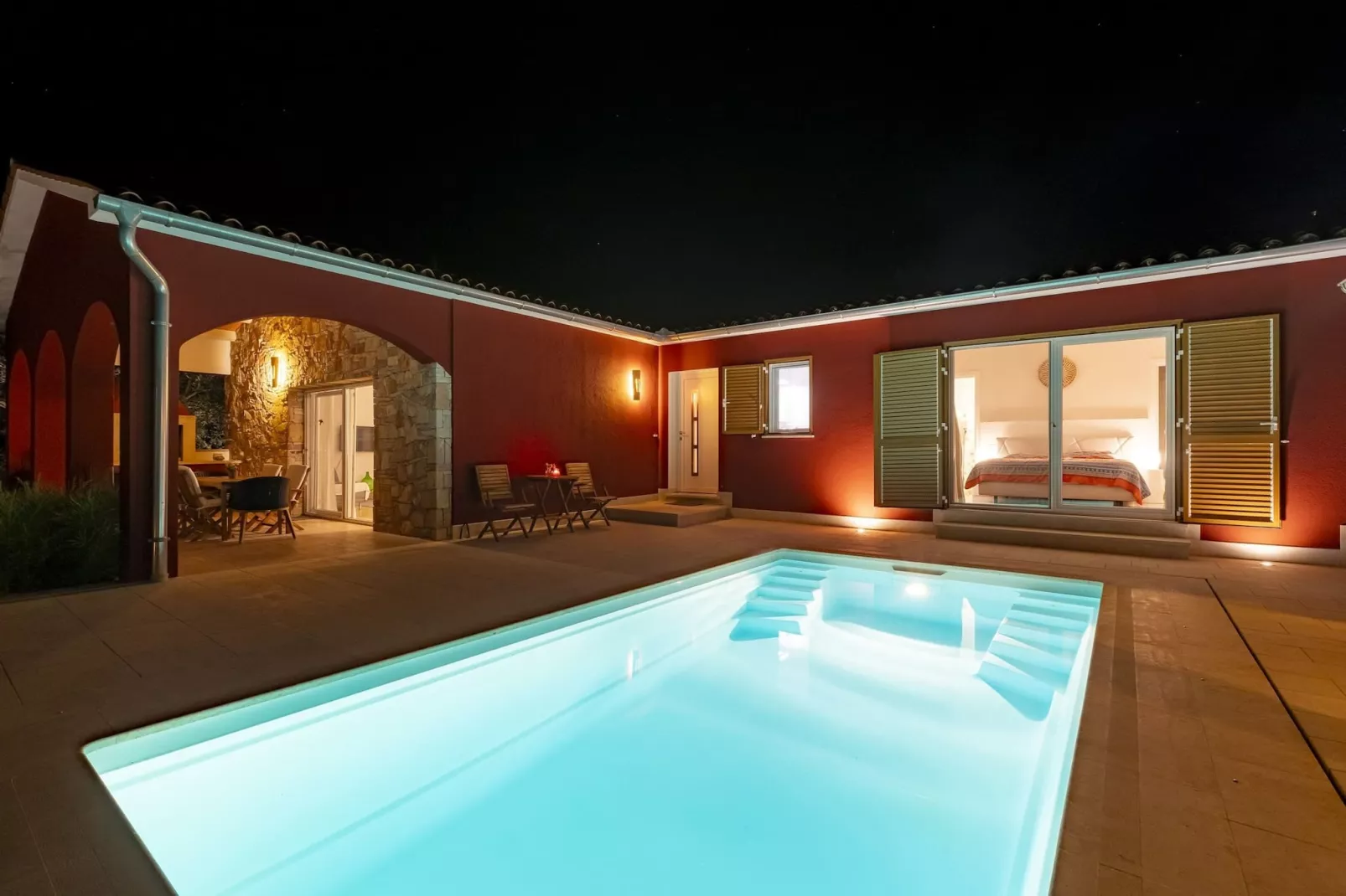 Red House Trget - Your Private Wellness-Zwembad
