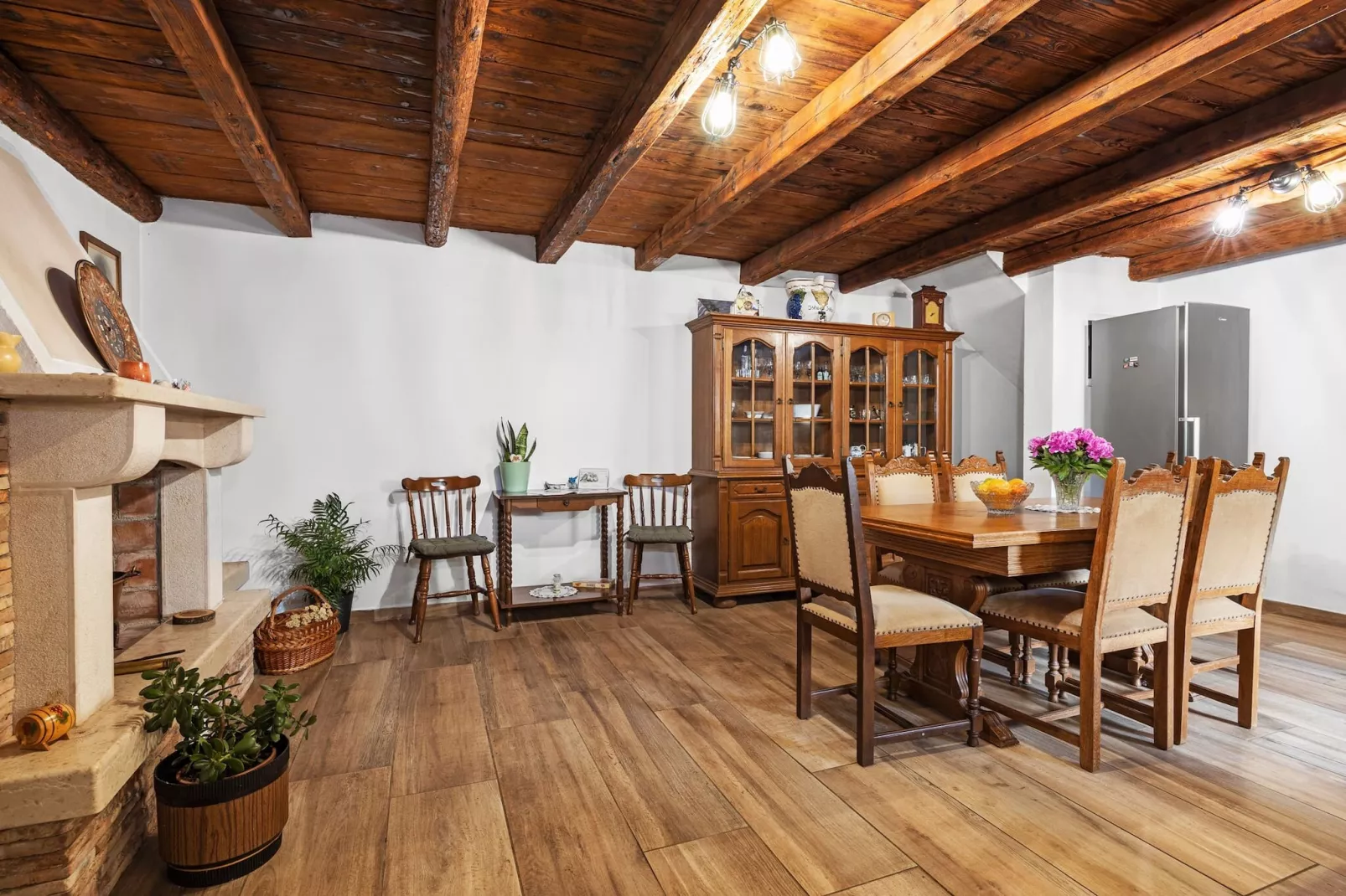 Villa Katarina - Old Stone House with Private Pool-Eetkamer