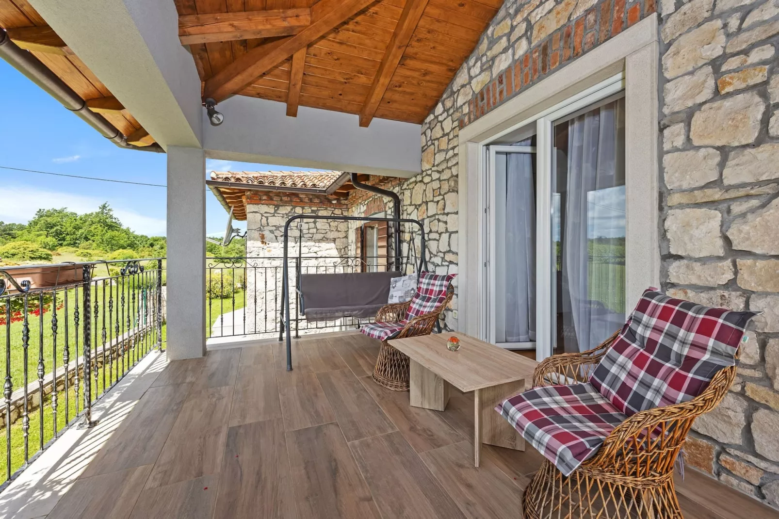 Villa Katarina - Old Stone House with Private Pool-Terrasbalkon