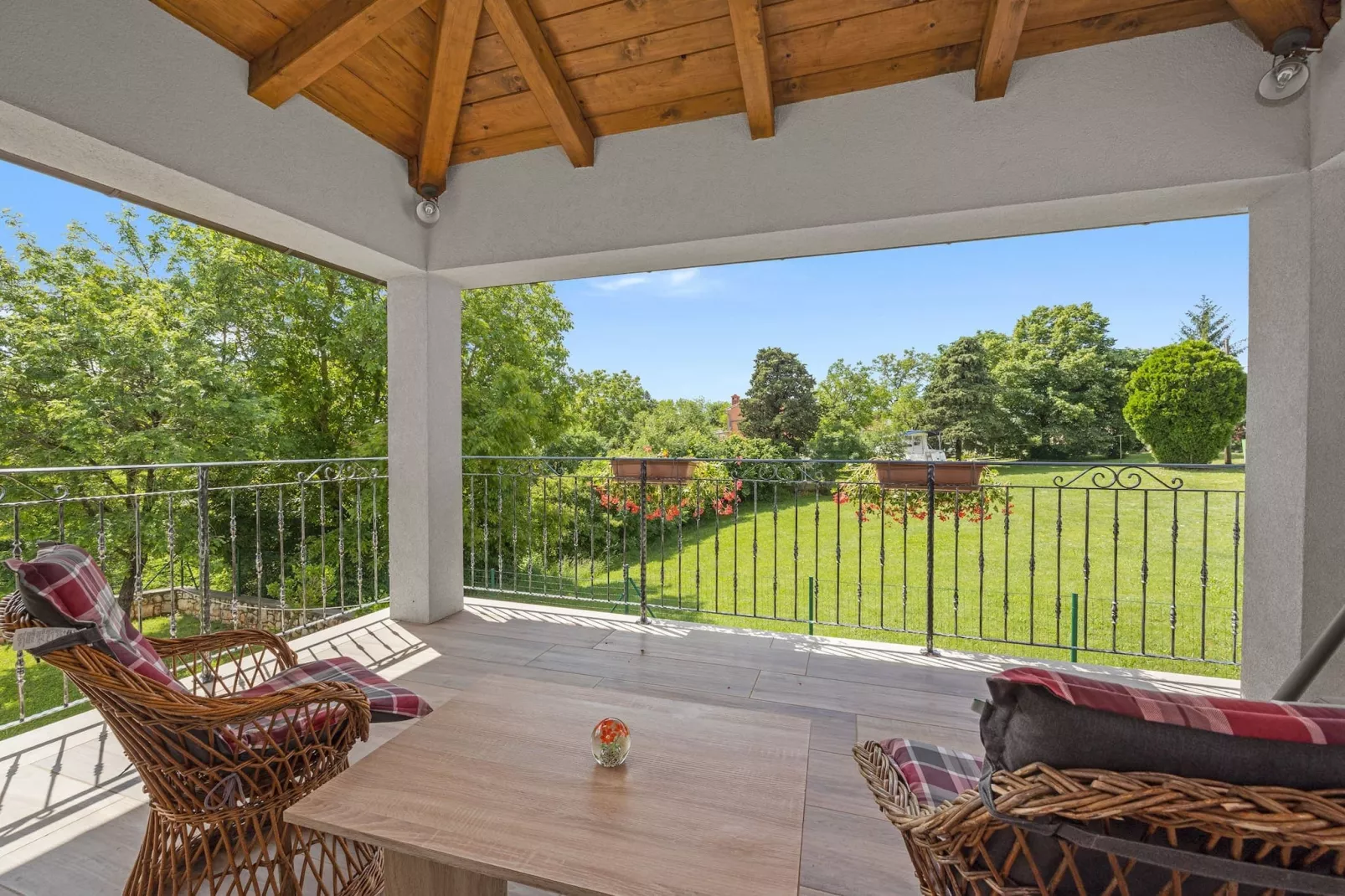Villa Katarina - Old Stone House with Private Pool-Terrasbalkon