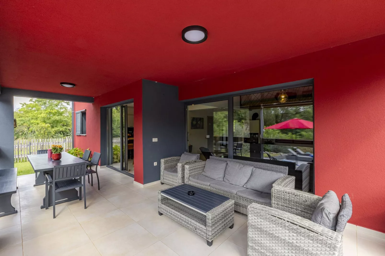 Red House Kraj Drage - Oasis in the Nature-Terrasbalkon