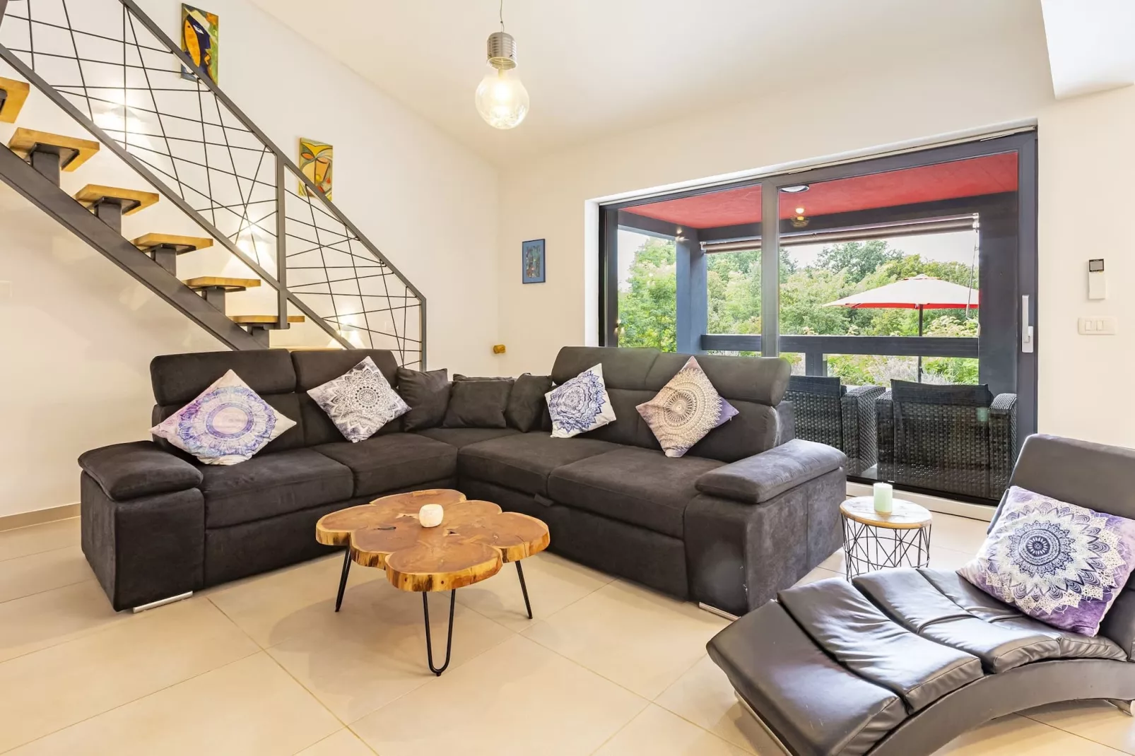Red House Kraj Drage - Oasis in the Nature-Woonkamer