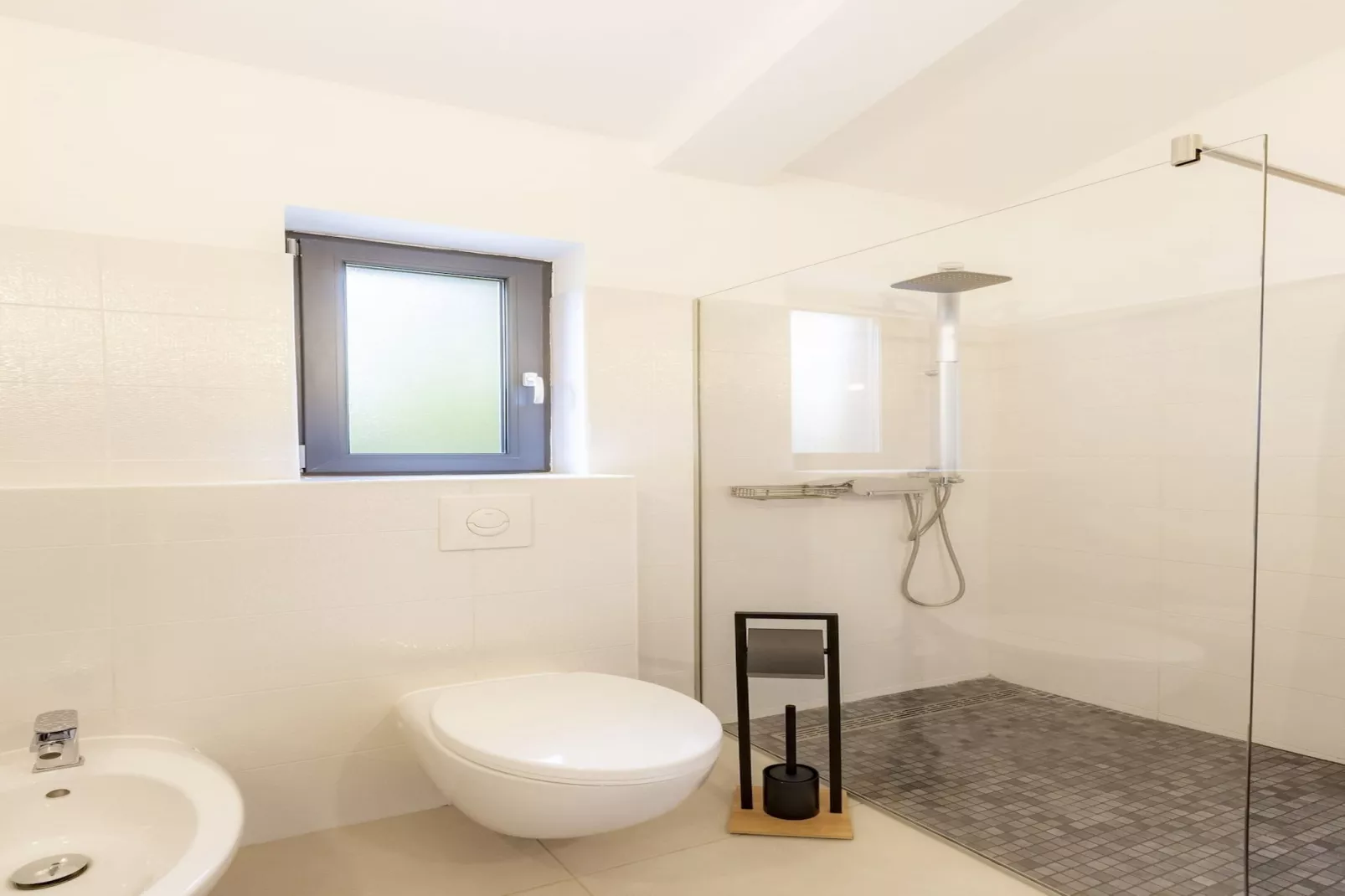 Red House Kraj Drage - Oasis in the Nature-Badkamer