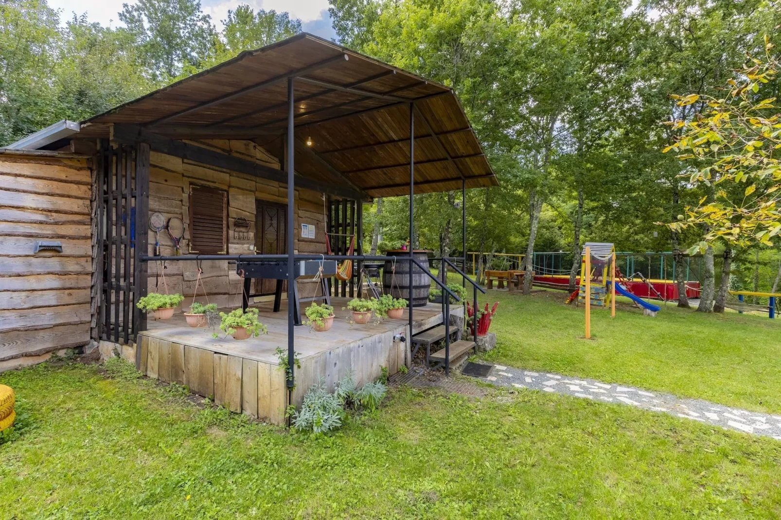 Red House Kraj Drage - Oasis in the Nature-Tuinen zomer