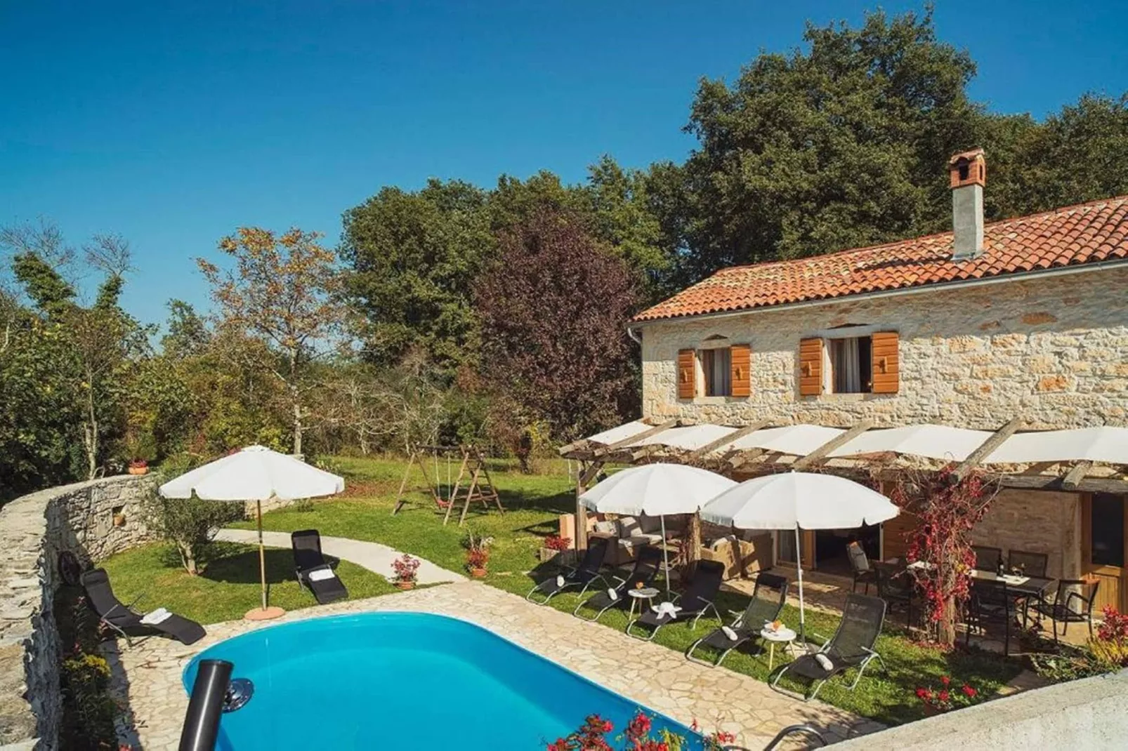 Villa Katherine with Pool and Game Room-Buitenkant zomer