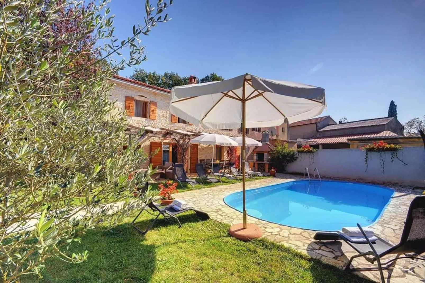 Villa Katherine with Pool and Game Room-Zwembad