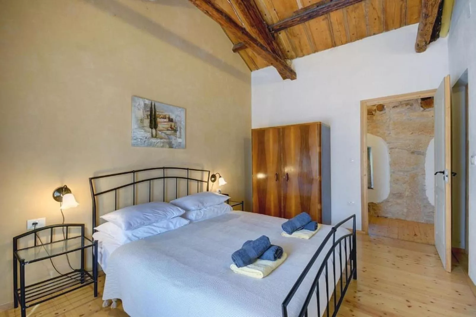 Villa Katherine with Pool and Game Room-Slaapkamer