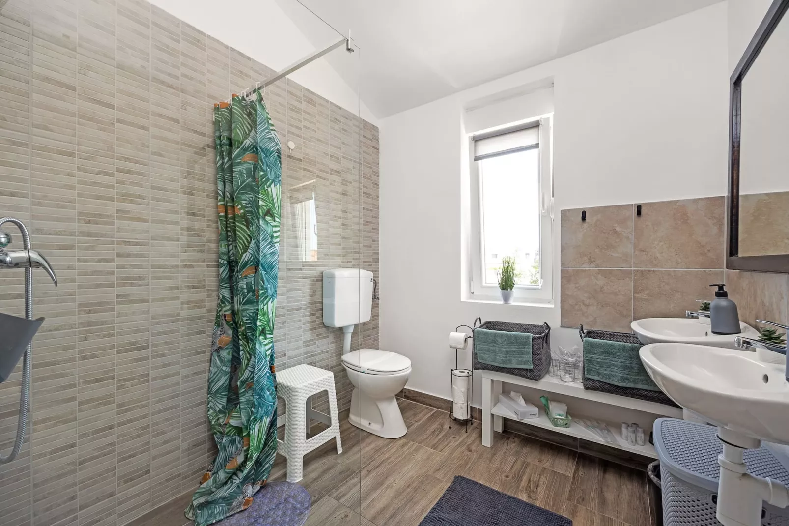 Villa Jakov with Private Pool-Badkamer