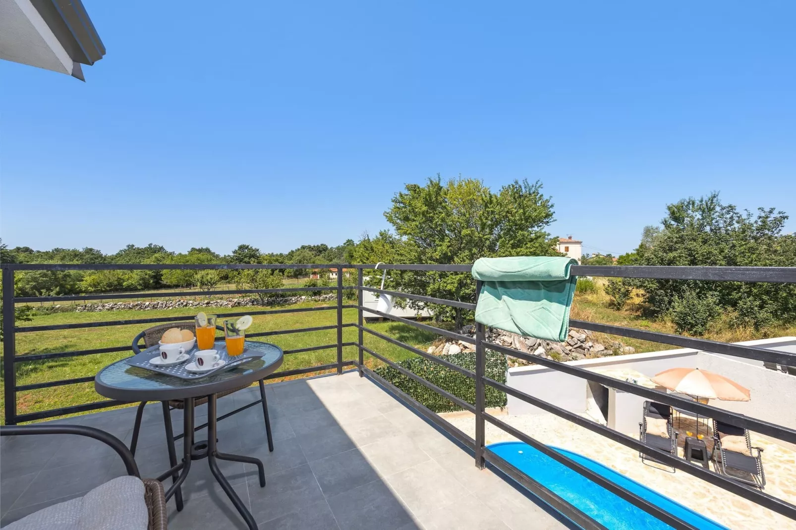 Villa Jakov with Private Pool-Terrasbalkon