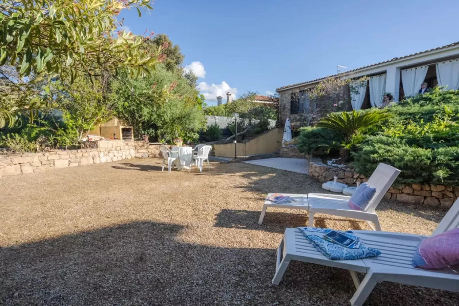 Casa Li Feruli-Buitenkant zomer