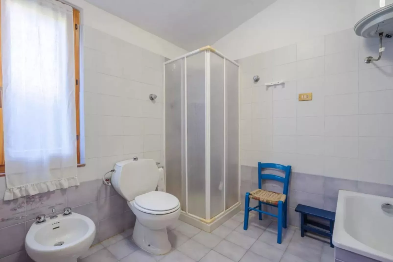 Casa Li Feruli-Badkamer