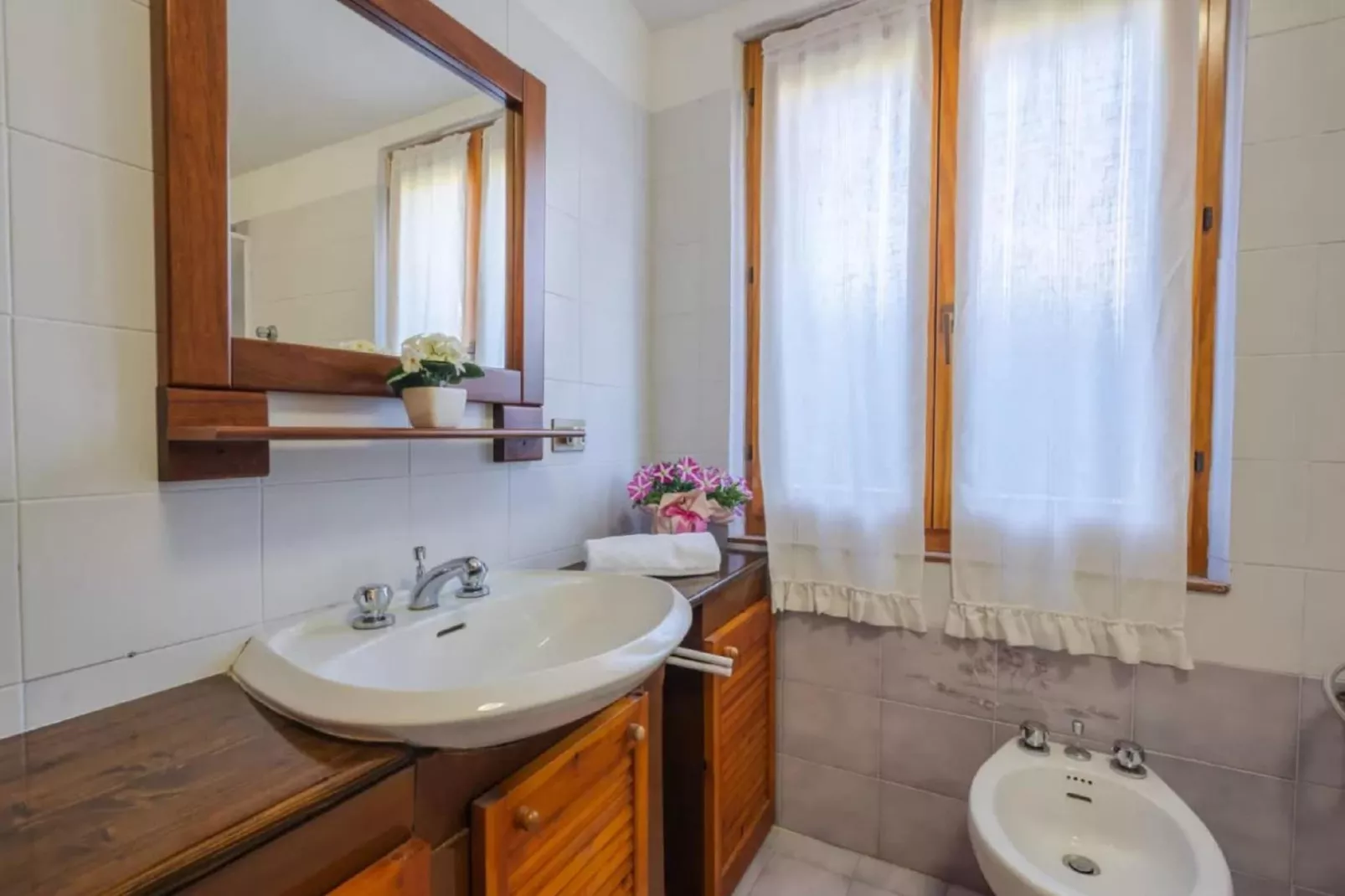 Casa Li Feruli-Badkamer