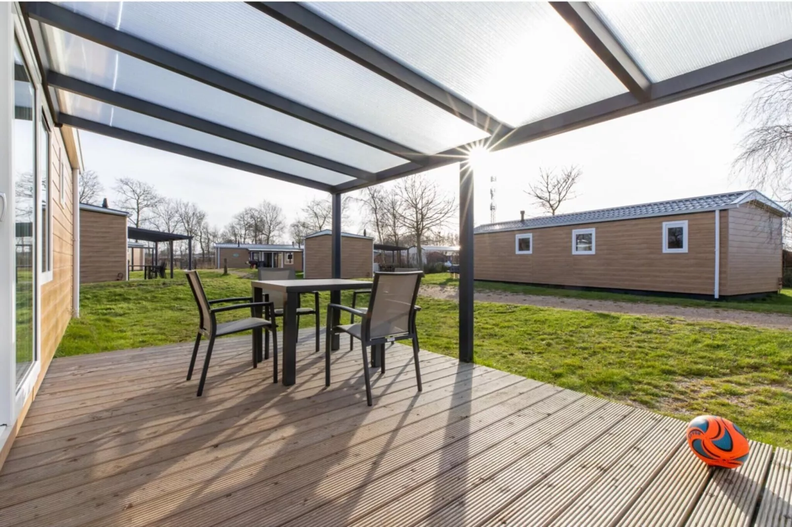 Chalet - Camping de Duinhoeve 'Bosdier'-Terrasbalkon