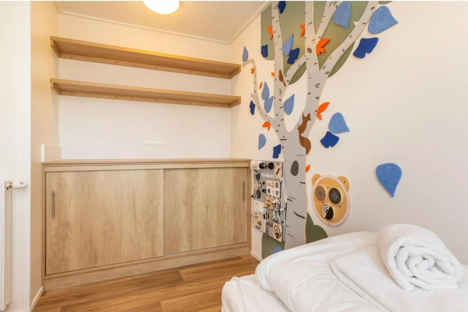 Chalet - Camping de Duinhoeve 'Bosdier'-Slaapkamer