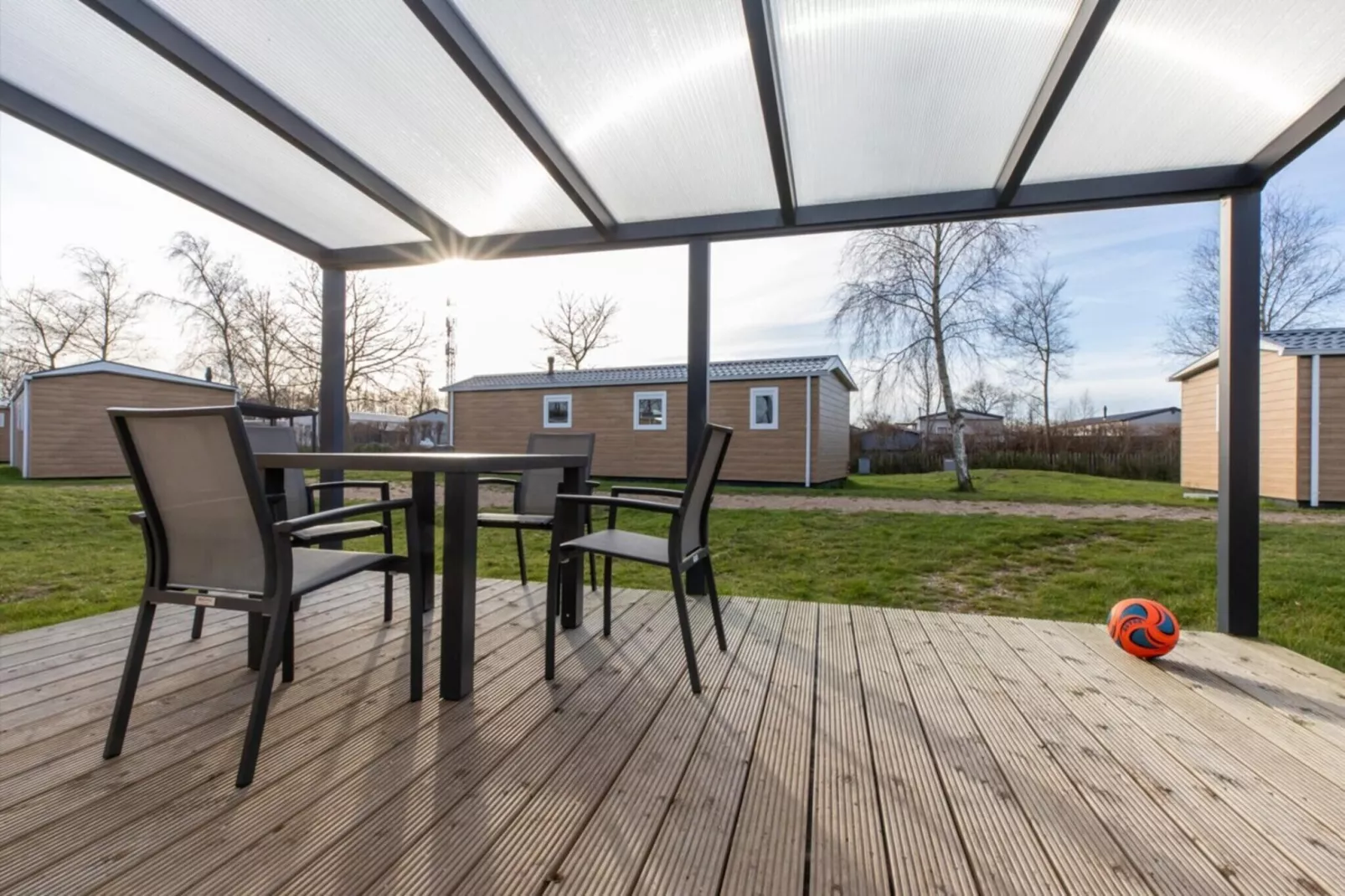 Chalet - Camping de Duinhoeve 'Bosdier'-Uitzicht zomer