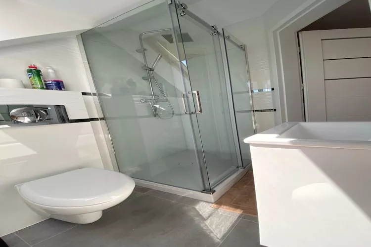Komfortowy apartament dla 9 osób Międzywodzie-Badkamer
