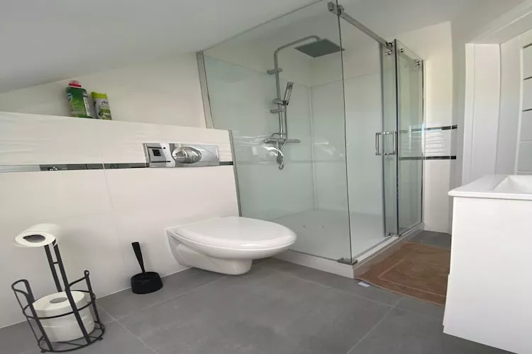 Komfortowy apartament dla 9 osób Międzywodzie-Badkamer