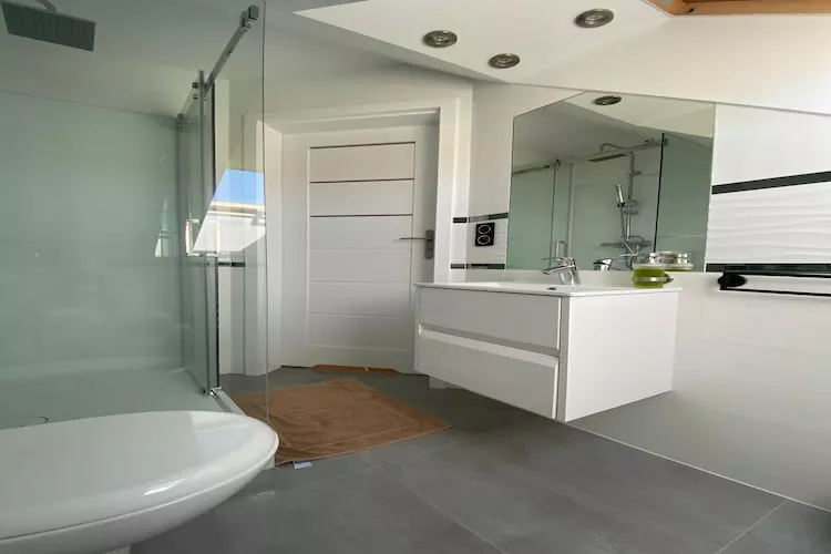 Komfortowy apartament dla 9 osób Międzywodzie-Badkamer