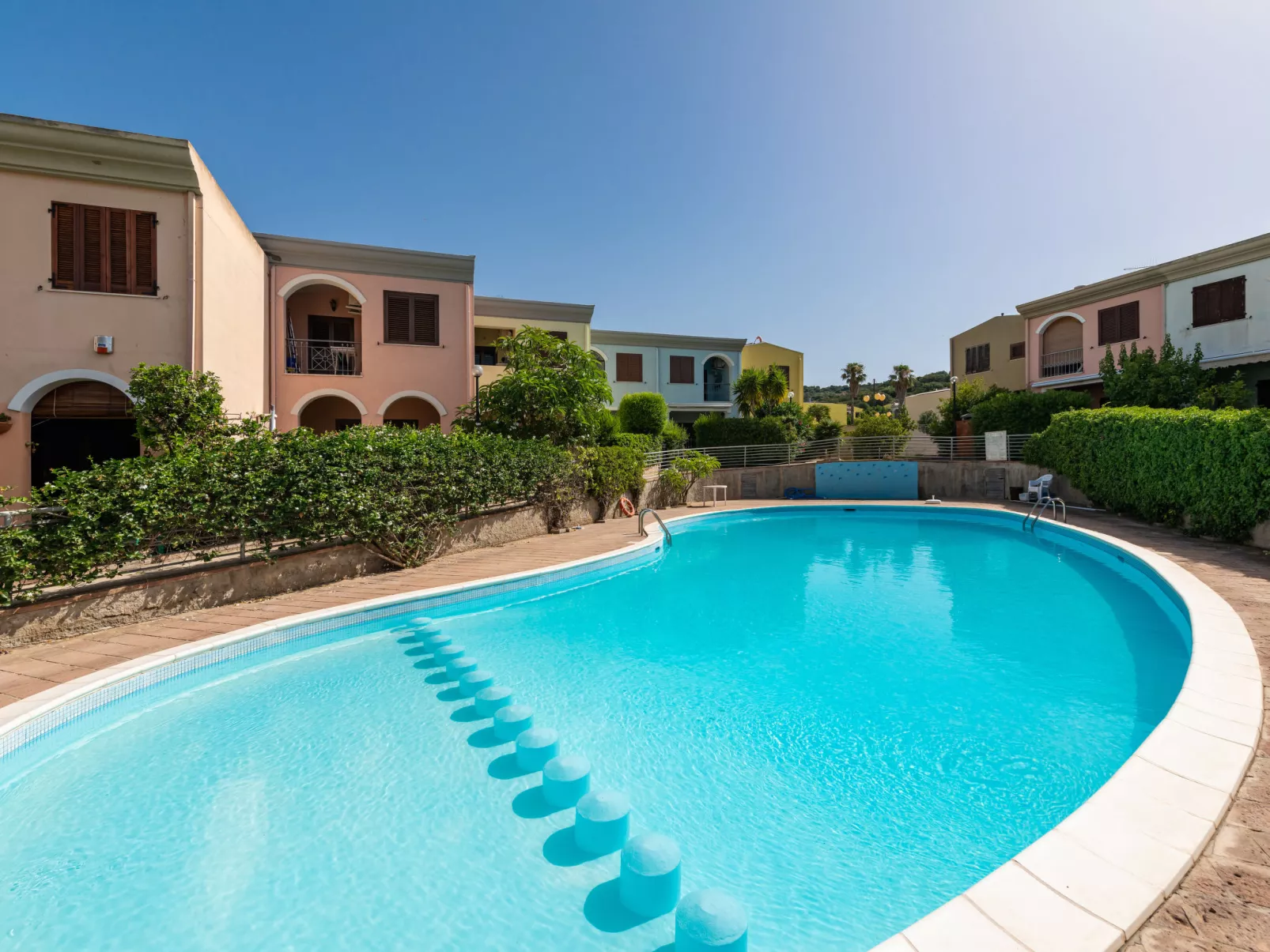 Borghi Piscina-Buiten
