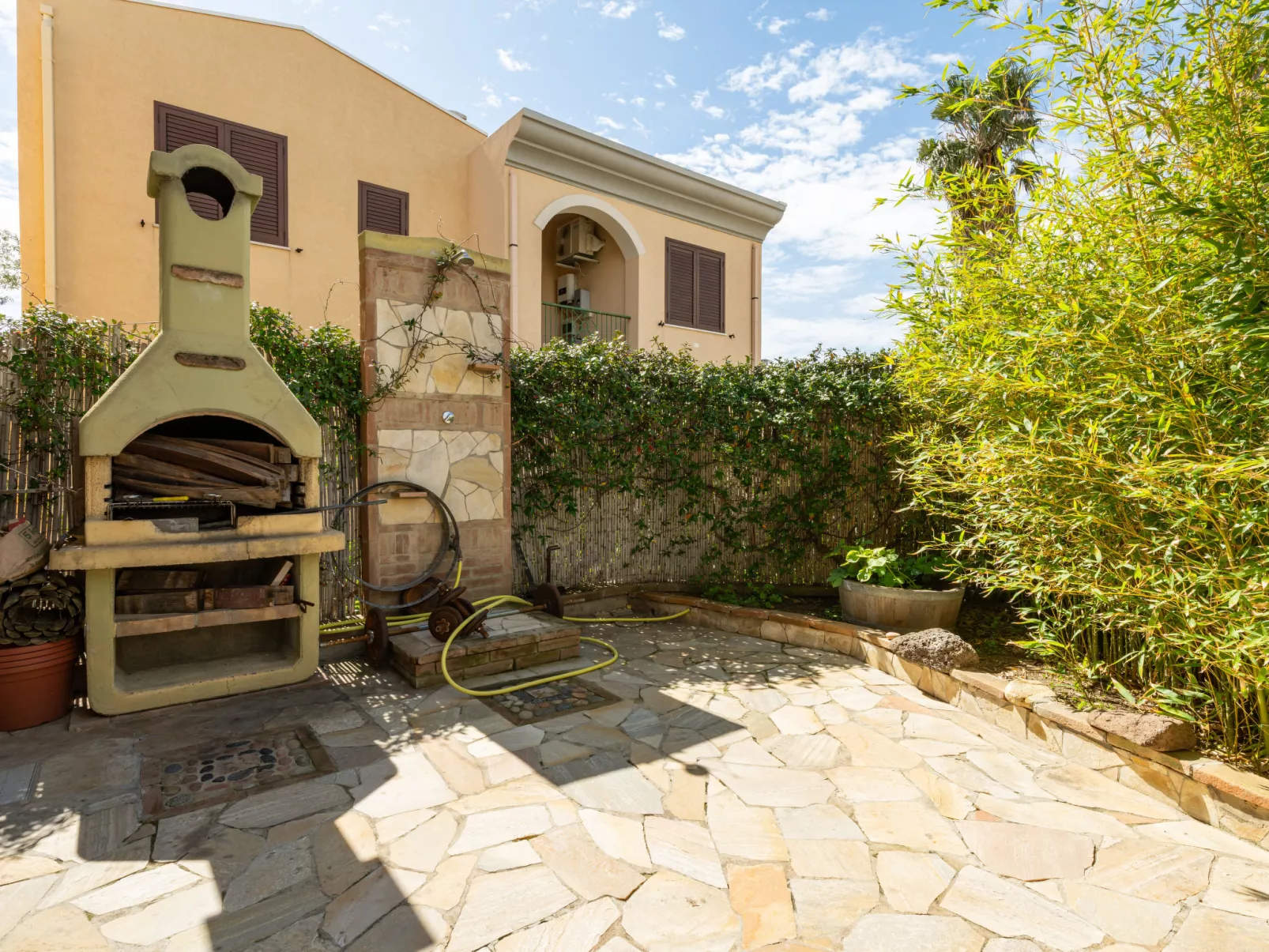 Borghi Piscina-Buiten