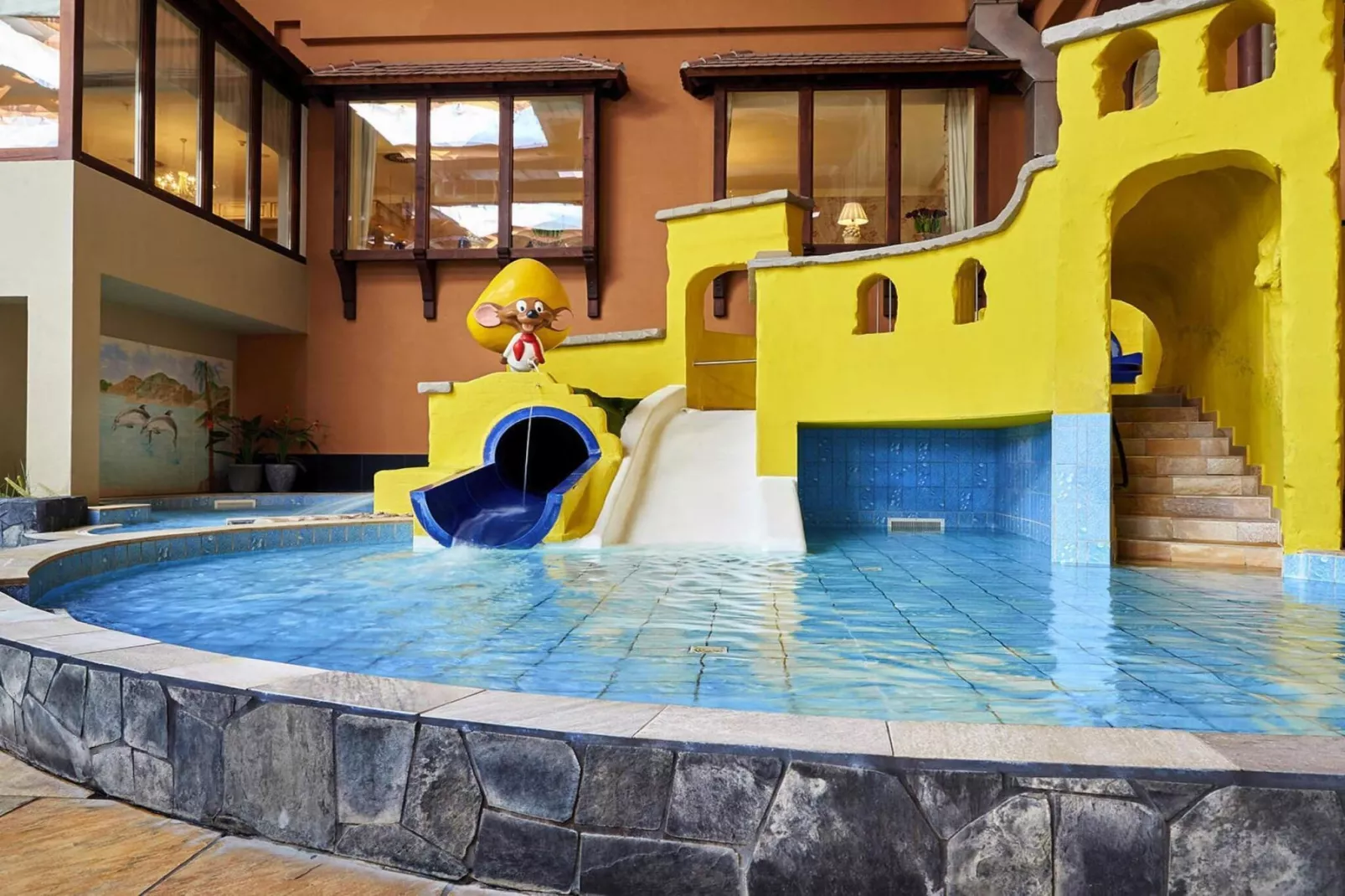 4 sterren vakantie huis in Krakow am See-Zwembad
