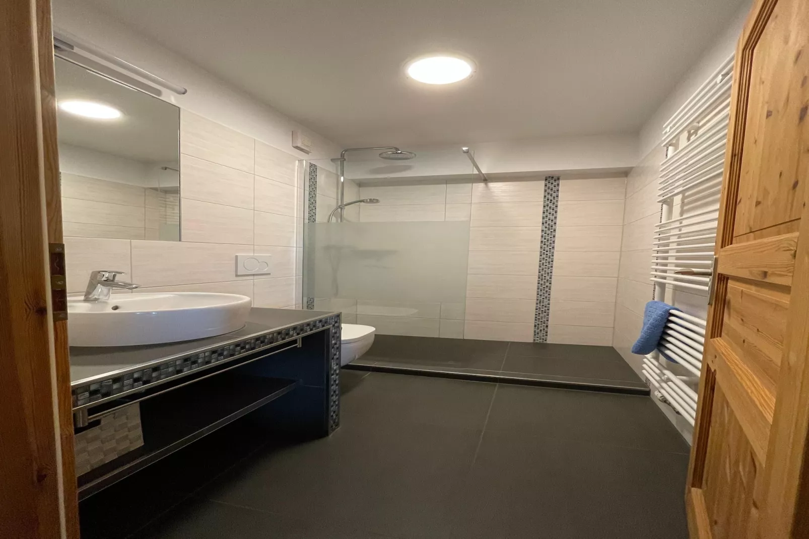 XL Meerblick und Leuchtturm-Badkamer