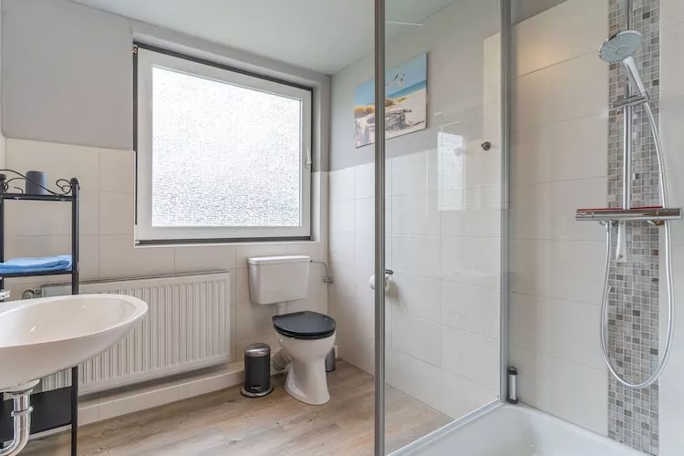 Ferienwohnung Lio-Badkamer