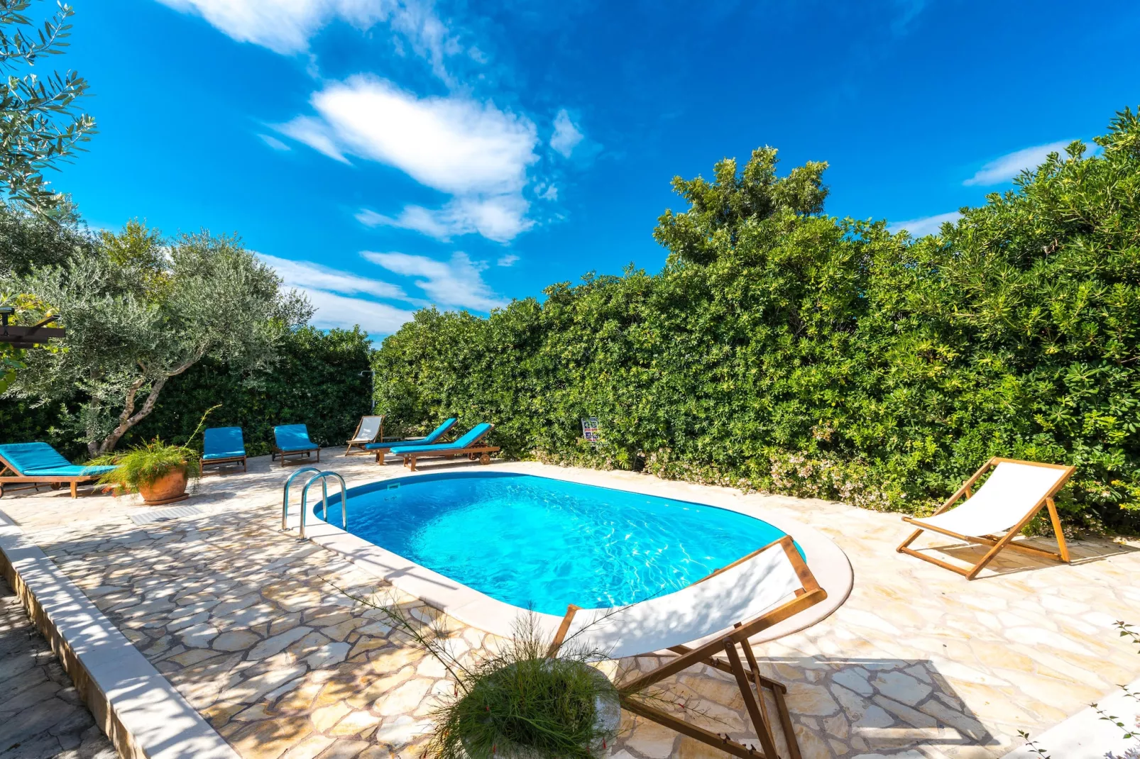 Villa Piano - Four Bedroom Villa with Terrace and Swimming Pool-Zwembad