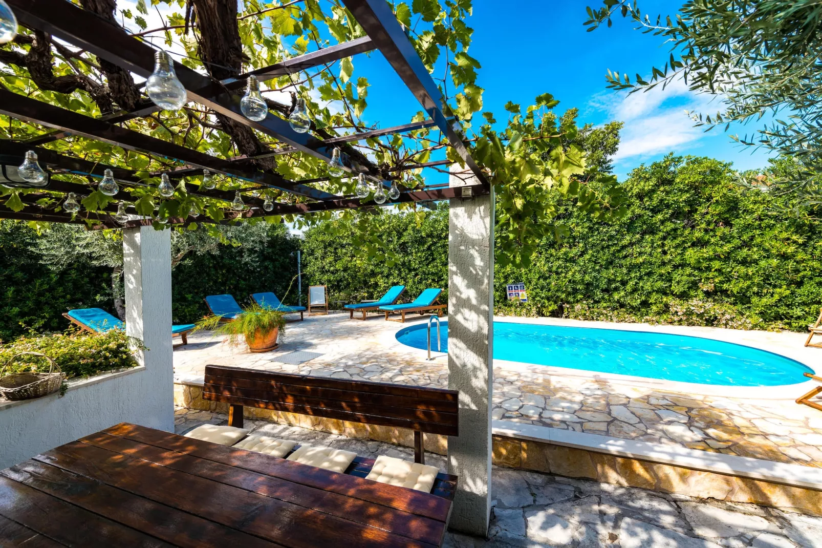 Villa Piano - Four Bedroom Villa with Terrace and Swimming Pool-Terras