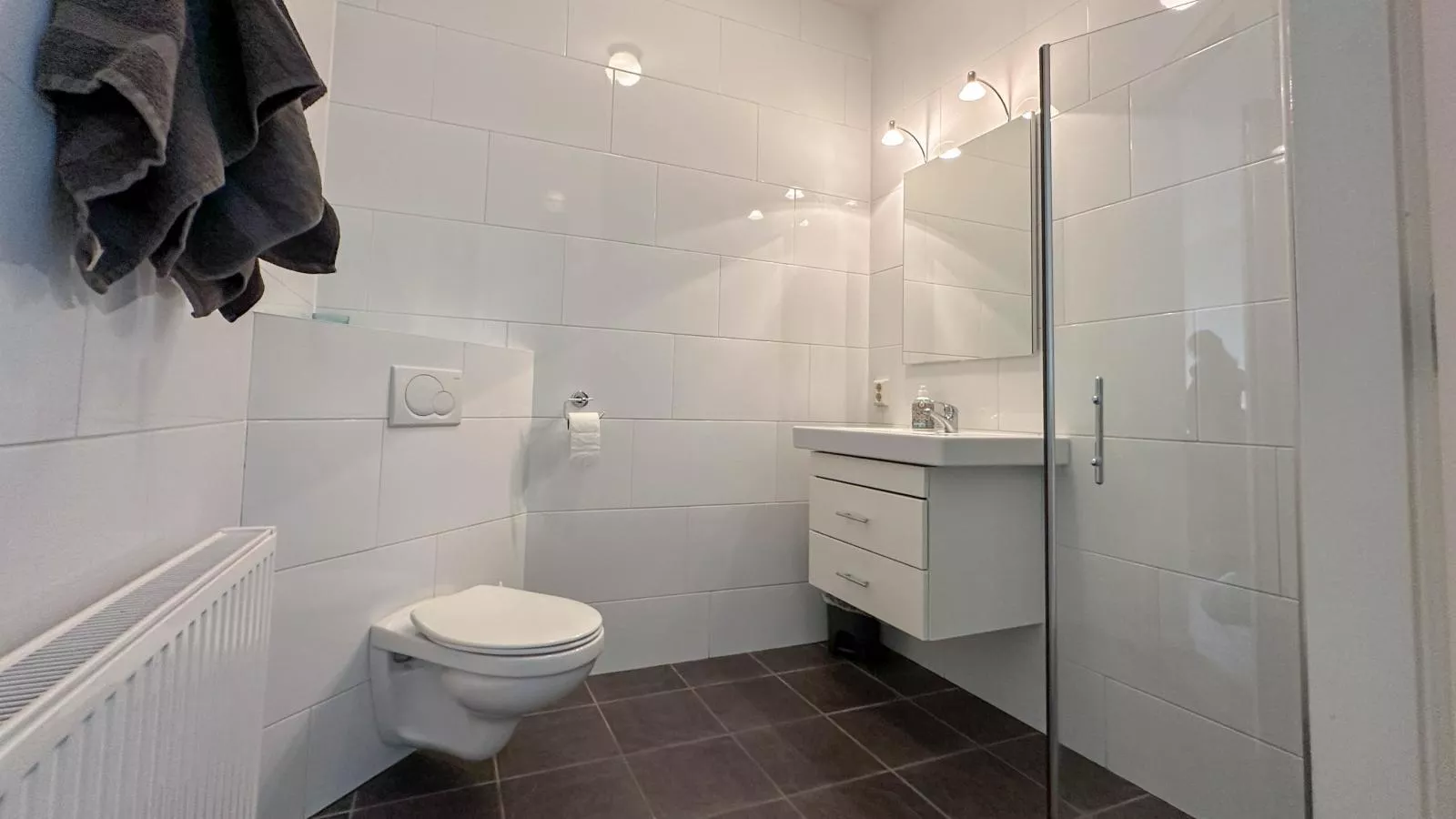 Dorsvloer-Badkamer