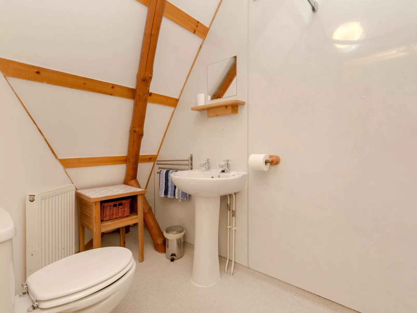 Rabbie Burns Lodge-Binnen