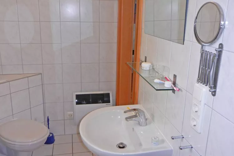 Floating House 2 - Classic / 6 Personen-Badkamer